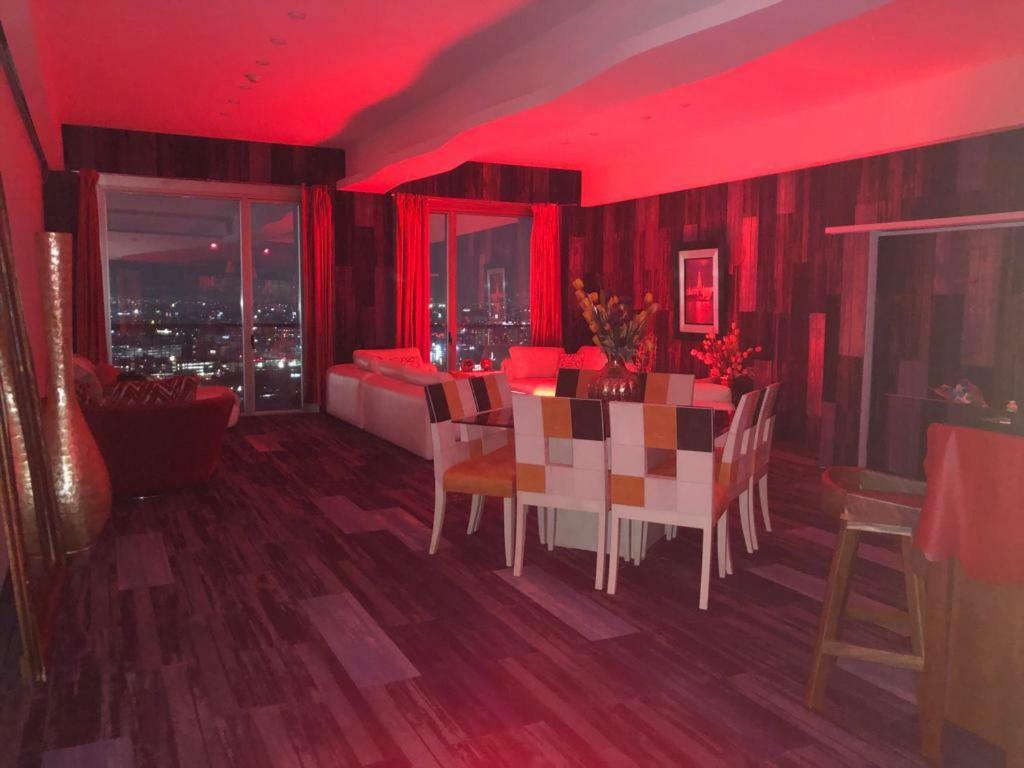 Reforma 27 *